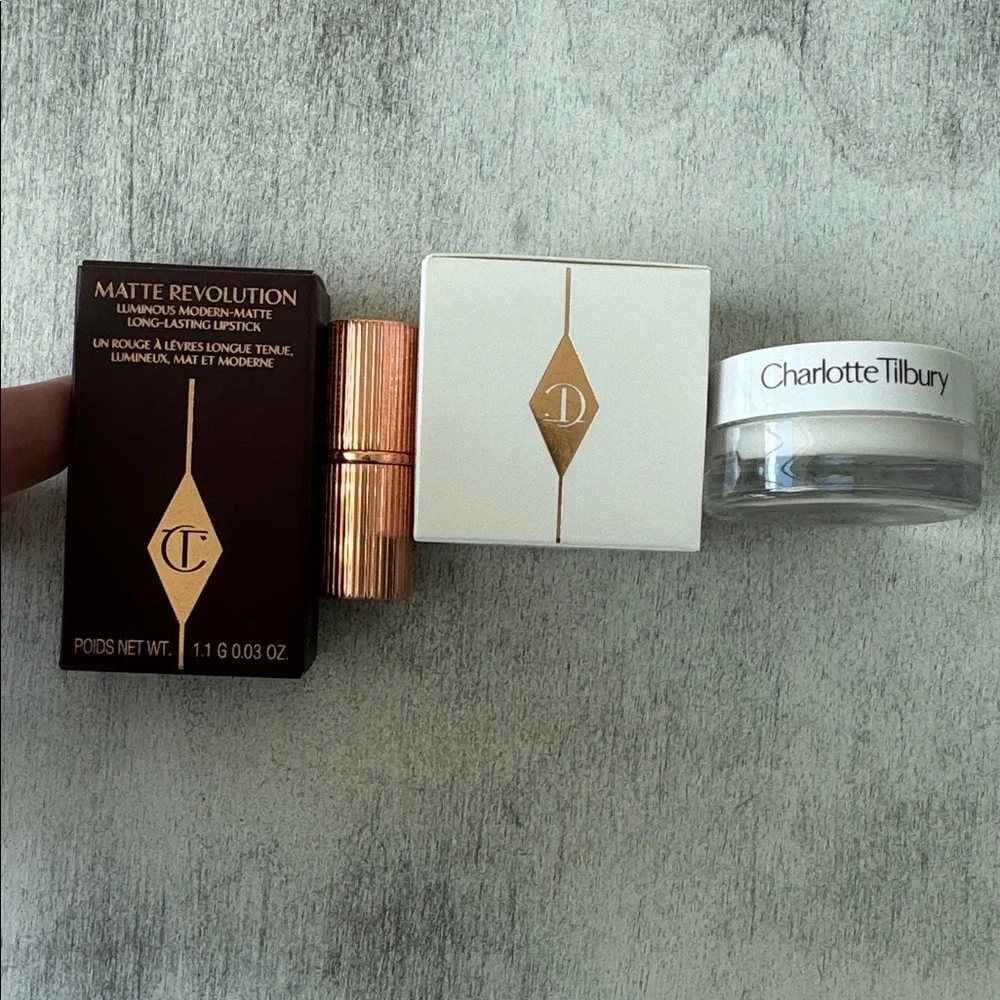Charlotte Tilbury 2 travel Size Samples-Magic Moisturizer Gel & Lipstick Pillow
